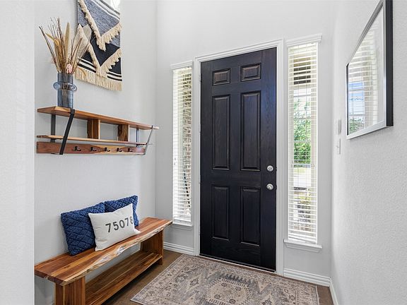 5th image of 2811 Hackberry Creek Trl