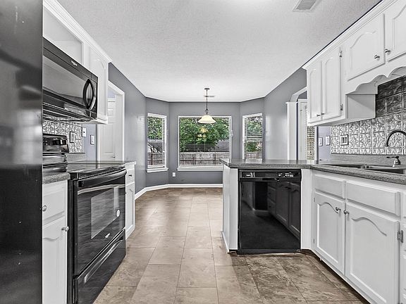 5th image of 6950 Dovefield Ln