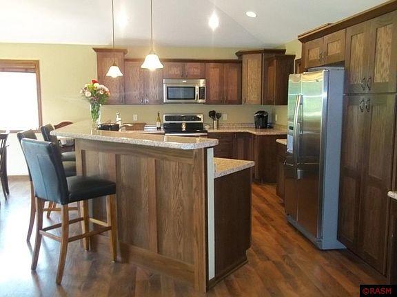 3rd image of 136 Foxfire Dr