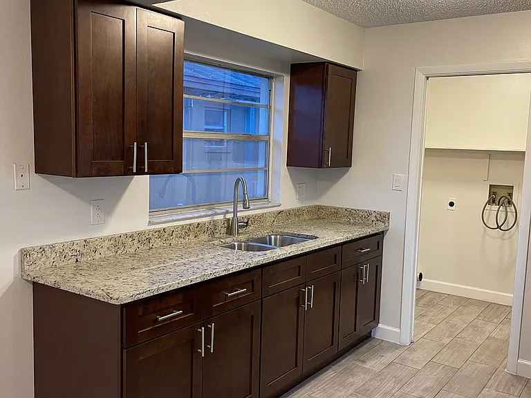 1008 Captiva Point — Photo 2