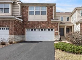 2996 Henley Ln, Naperville, IL 60540