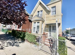 2056 41st St, Astoria, NY 11105
