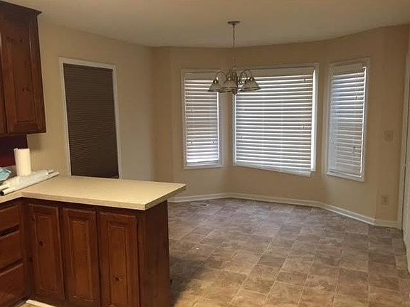 3rd image of 2314 Saint James Ct