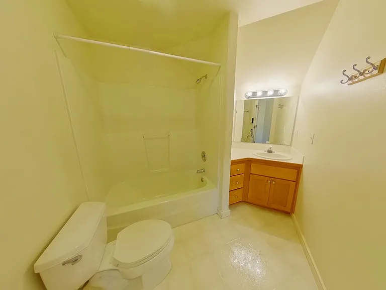 553 Covey Ln — Photo 10