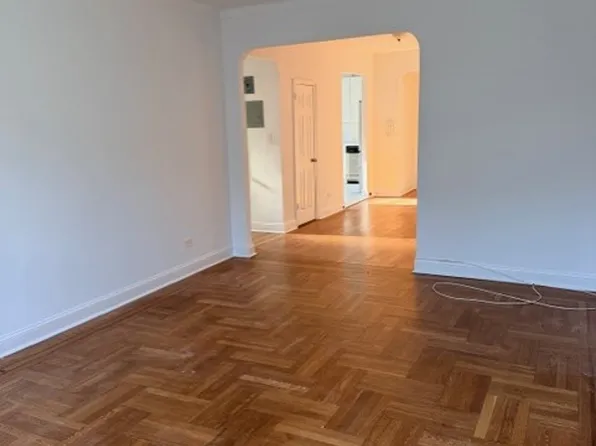 221 East 18th Street image 2 of 5