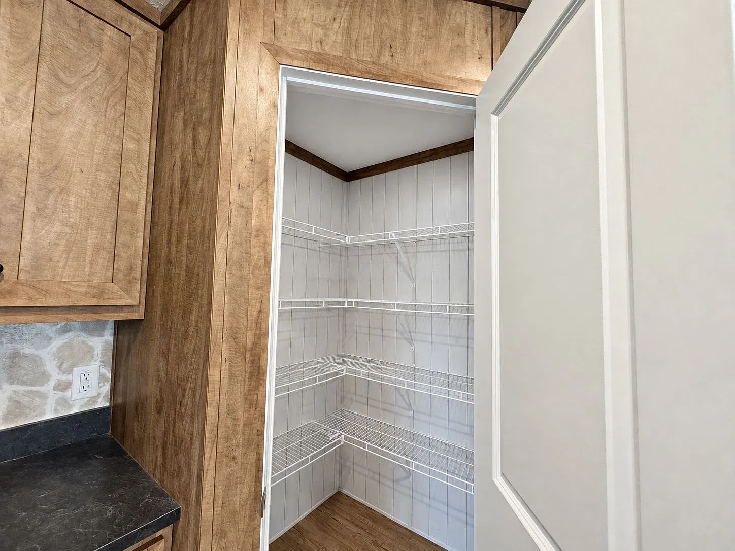 Large Kitchen Island! — Photo 4
