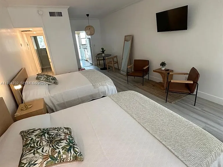 1840 James Ave #12 — Photo 3