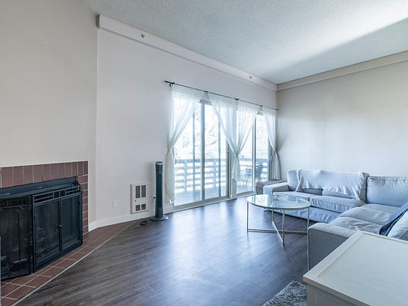 5th image of 308 Philip Dr