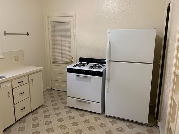 4th image of 1236 E 1st St APT 1