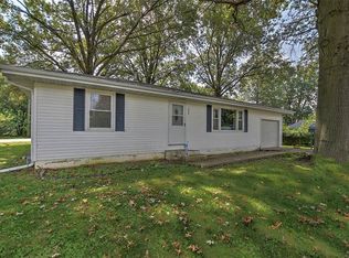 306 W Aholt St, Blue Mound, IL 62513