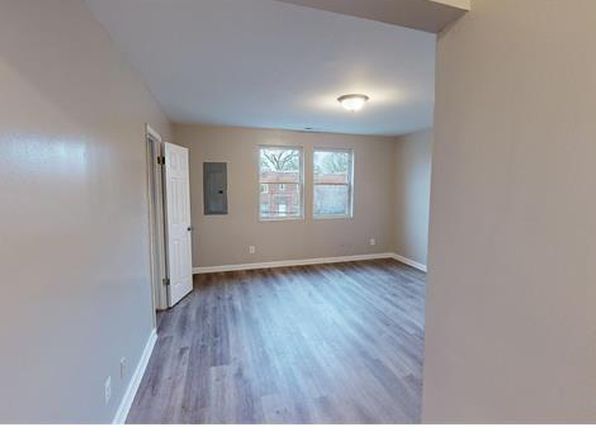 416 Newcomb St SE APT 4