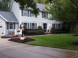 1119 N Mycena Cir, Green Bay, WI 54313