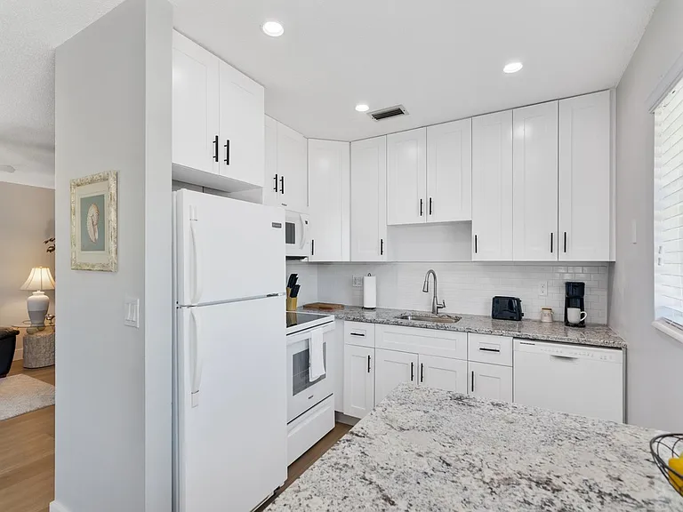 2800 Indian River Blvd #6H — Photo 10
