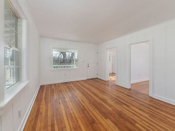 4th image of 1488 Finnegan Ln
