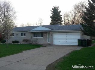 48765 Bluebird Dr, Shelby Township, MI 48317