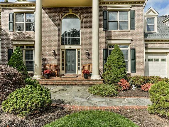 3rd image of 3010 Franklin Corner Ln