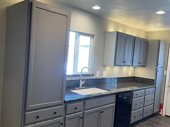 7 Maple Ln, Wofford Heights, CA 93285