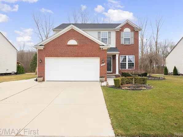 18802 Brighton Dr, Macomb, MI 48042