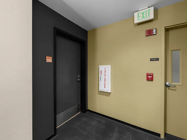 2717 Western Ave #530 — Photo 3