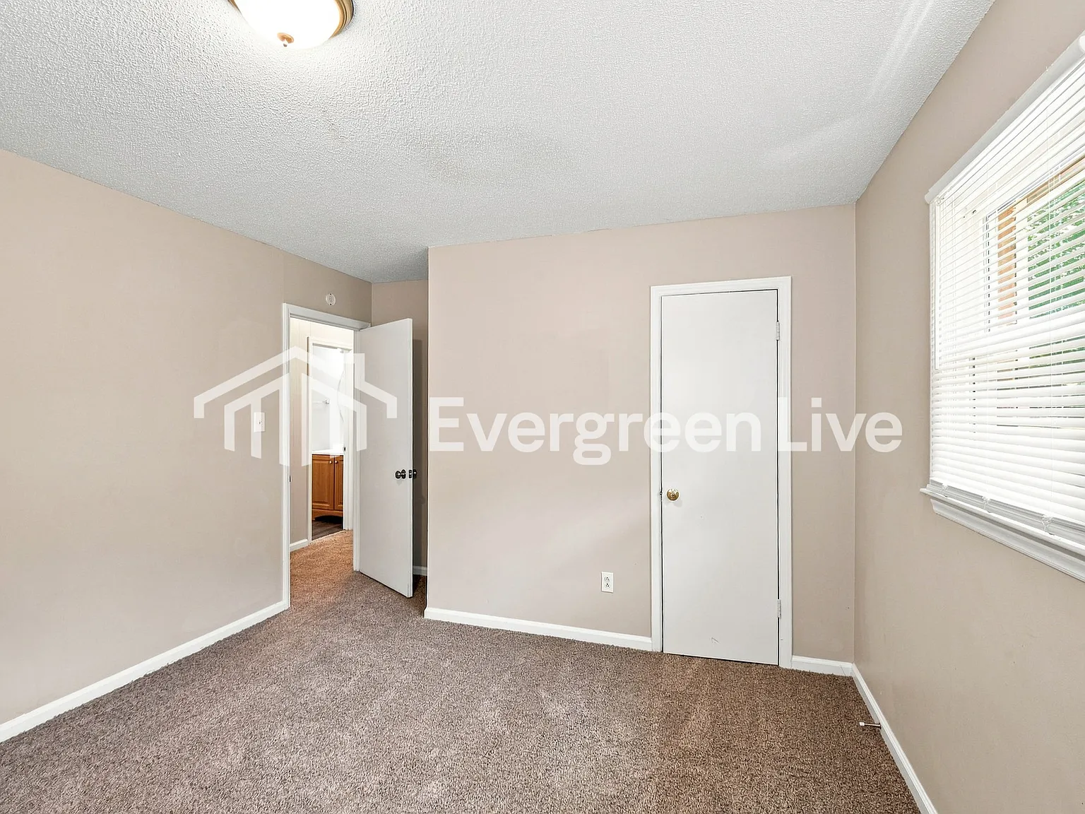 3 bed, 2.0 bath, 1075 sqft, $1,395 — Photo 4