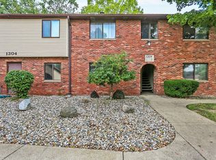 1304 Christopher Cir, Urbana, IL 61802