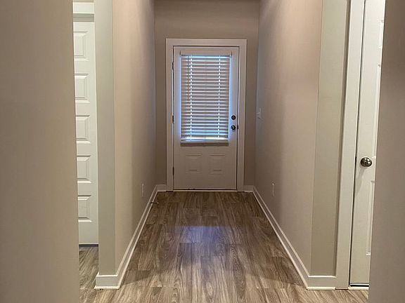 4th image of 140 Ridge View Cir