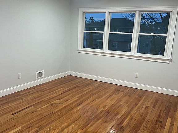 5th image of 224 N 16th St