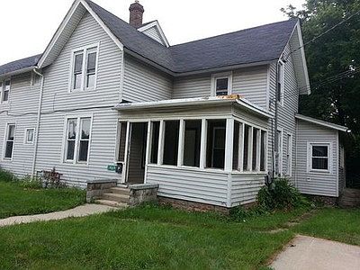 1st image of 425 Stanley St #3