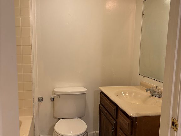 4th image of 102 Osborne Private Dr #3