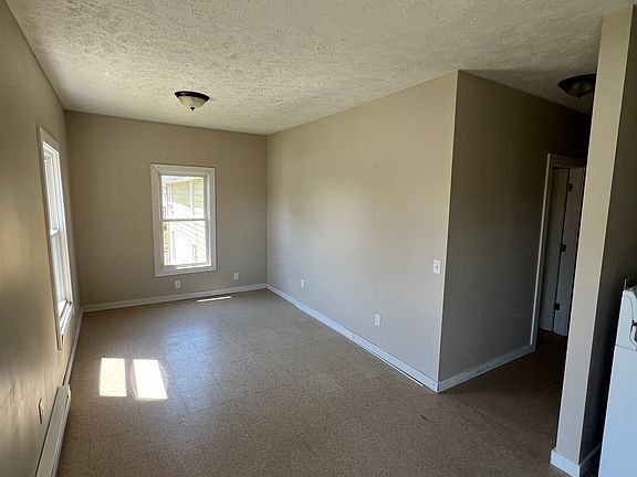 4th image of 914 Dartmouth Ave SW #C