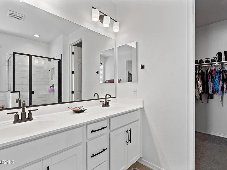 12004 S 173rd Ln — Photo 36