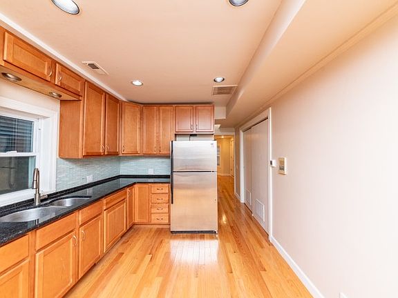 4th image of 3633 N Ravenswood Ave Unit 1