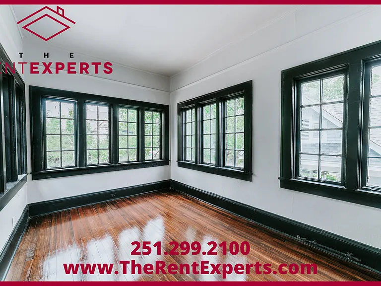 207 Michigan Ave — Photo 6