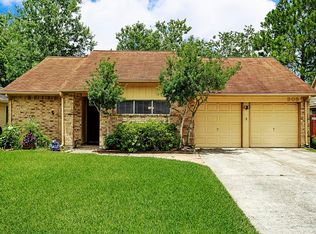 303 Thistlewood Ct, League City, TX 77573