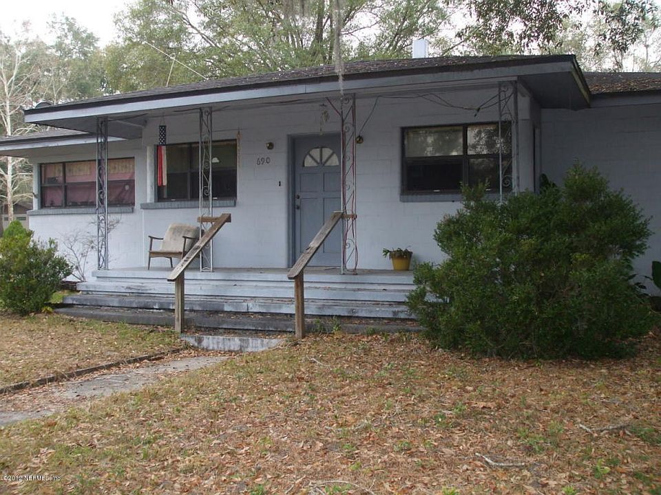 Exterior view of home