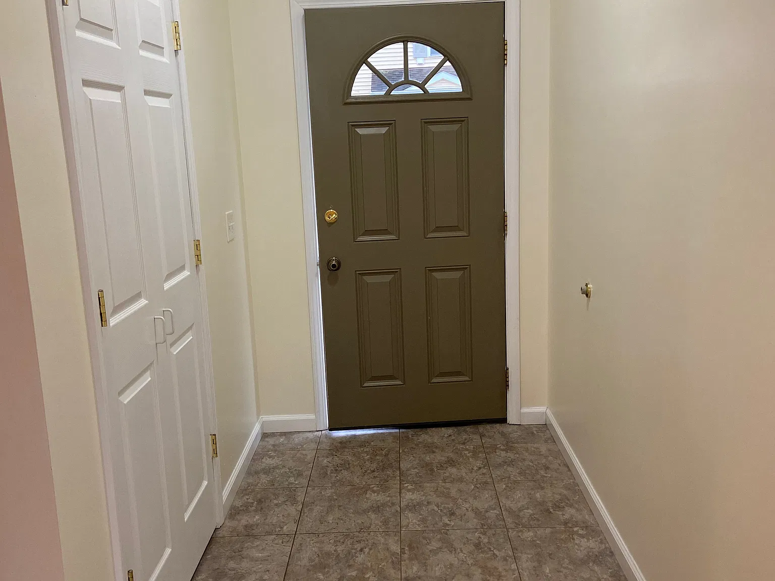3 bed, 1.5 bath, 1600 sqft, $1,895 — Photo 4