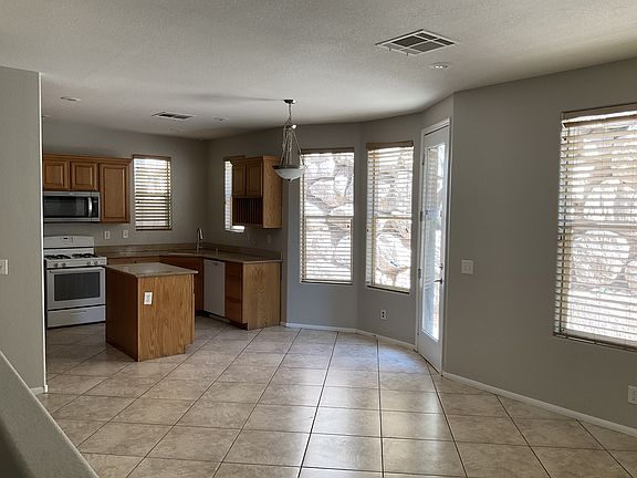 5th image of 769 Feather Ridge Dr