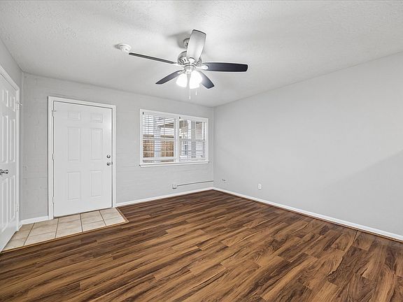 4th image of 802 Stanford St APT 4