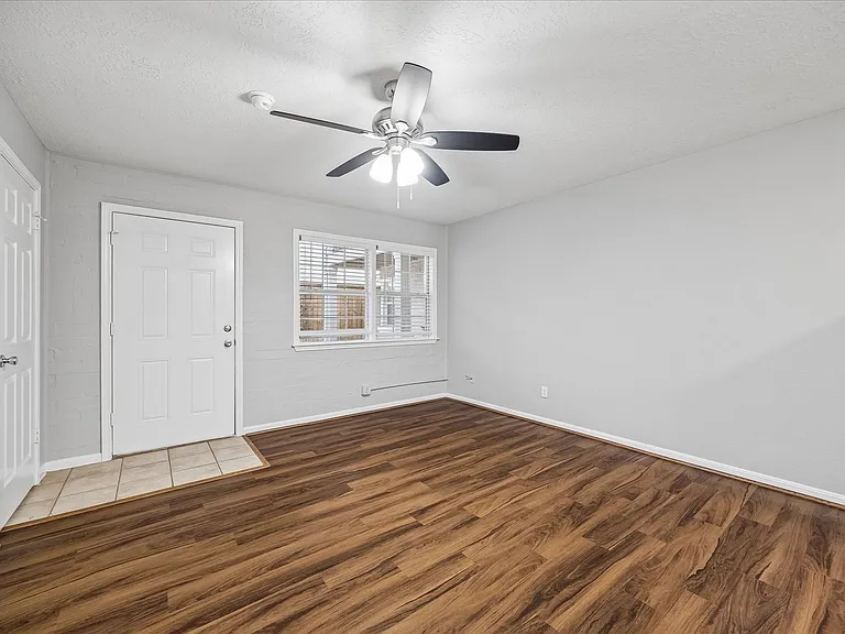 802 Stanford — Photo 4