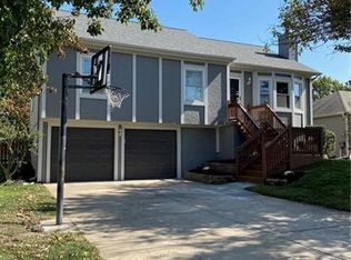 21610 S Madison St, Spring Hill, KS 66083