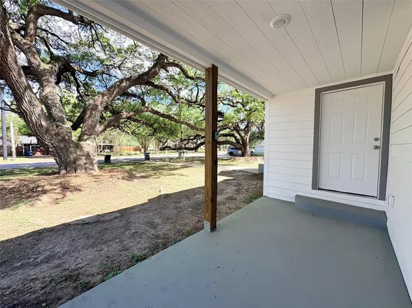 3204 Avenue K, Bay City, TX