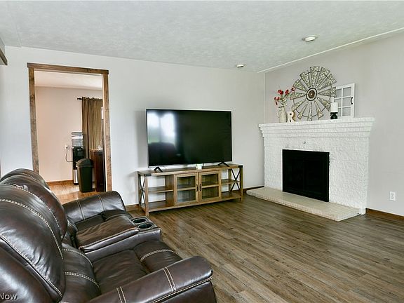 4th image of 6556 Ridge Rd