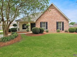 38180 S Lakeview Dr, Prairieville, LA 70769