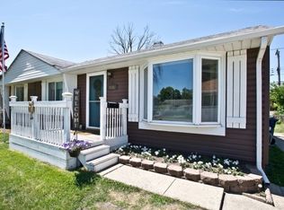 8906 S Main St, Hometown, IL 60456