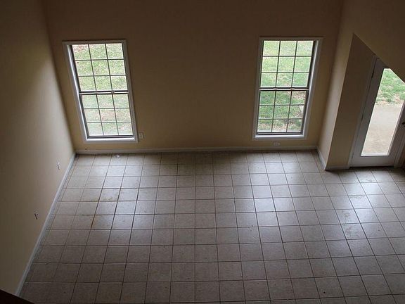 5th image of 3825 Winthrop Dr