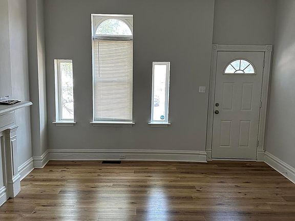 2nd image of 3511 Indiana Ave