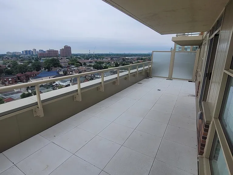 1787 Saint Clair Ave W #1013 — Photo 11