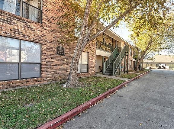 2nd image of 1826 S Brightside View Dr APT E