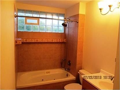 5th image of 425 Oxford Pl