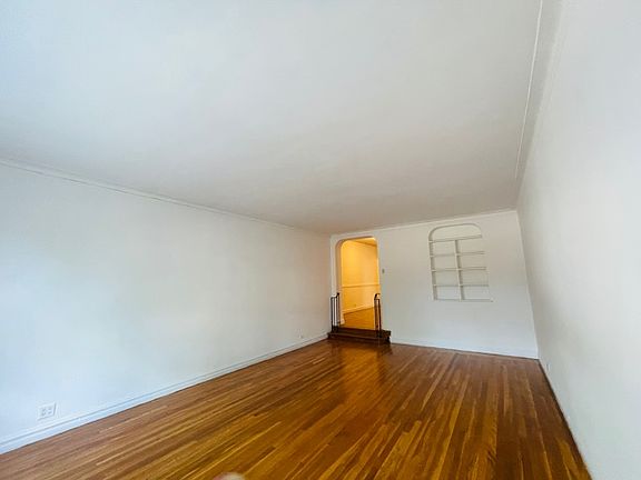 4th image of 3240 Henry Hudson Pkwy E #2P
